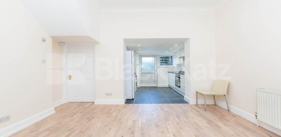 			VIRTUAL TOUR AVAILABLE!, 1 Bedroom, 1 bath, 1 reception Flat			 Blackstock Road, FINSBURY PARK